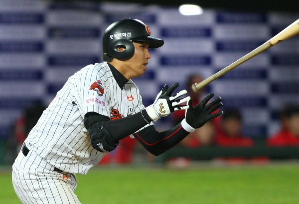 달아나는 타점을 때려내는 김문호 선수